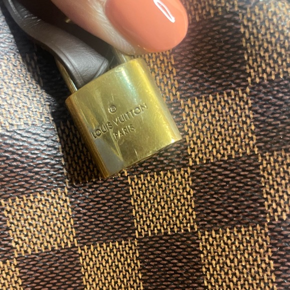 🎉SOLD✨🎉Authentic Louis Vuitton Damier Ebene Speedy 30 (2019) - Picture 6 of 16
